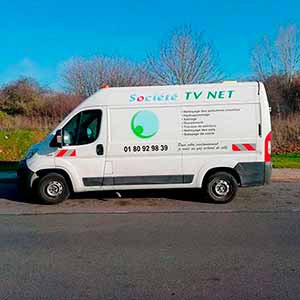 Camion d'intervention TV NET, fonctionnant au gaz, écologique